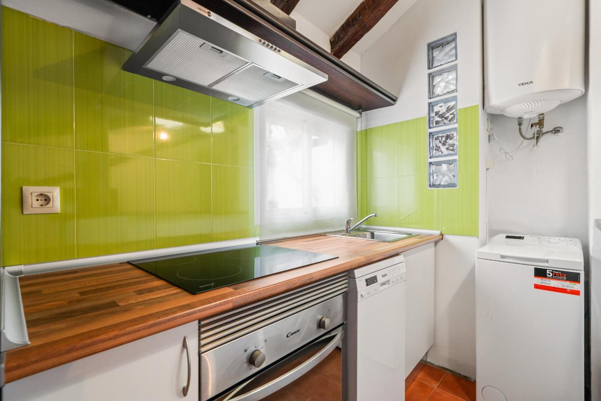 Apartamento En La Gran Via Alquiler Temporal Madrid Exterior foto